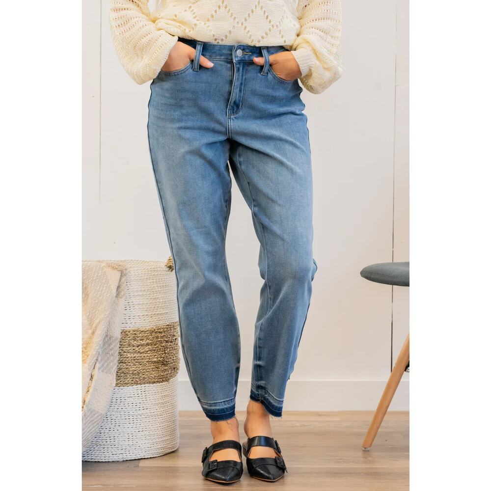NEW Judy Blue Womens size 24W Thermadenim Undone Hem Boyfriend High Waist Jeans - Picture 2 of 16